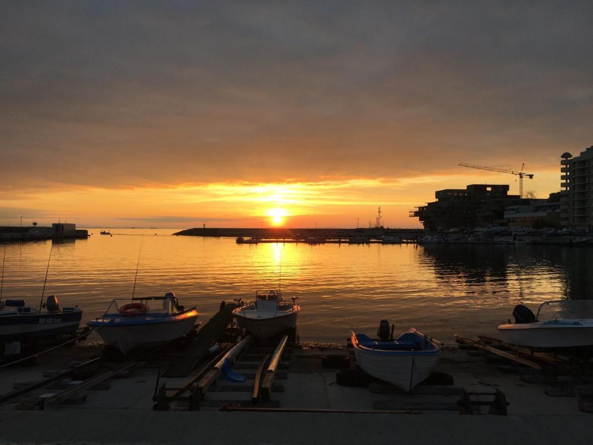 Apartments Sea Sounds Поморие Экстерьер фото