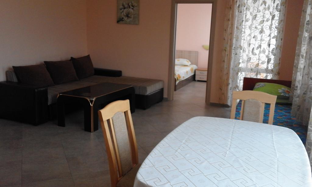Apartments Sea Sounds Поморие Экстерьер фото