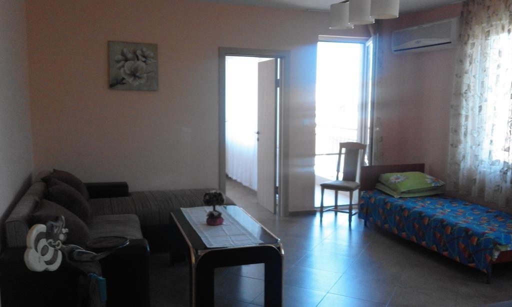 Apartments Sea Sounds Поморие Экстерьер фото