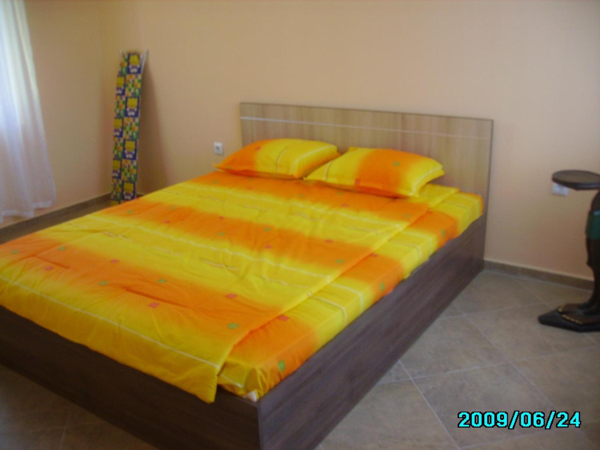 Apartments Sea Sounds Поморие Экстерьер фото