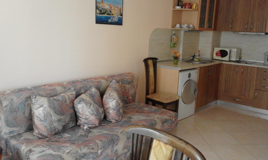 Apartments Sea Sounds Поморие Экстерьер фото