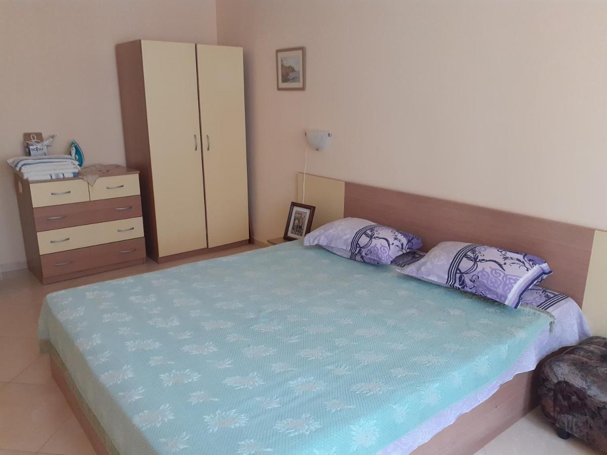 Apartments Sea Sounds Поморие Экстерьер фото